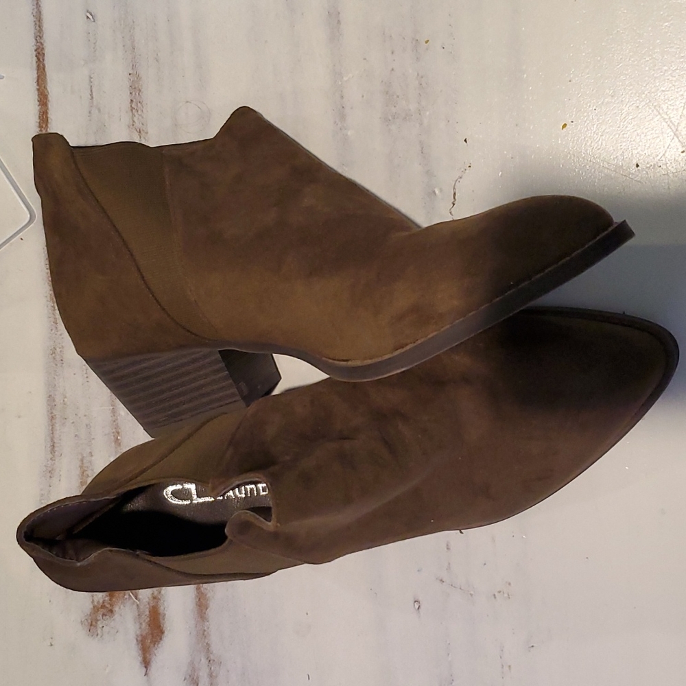 Heeled booties